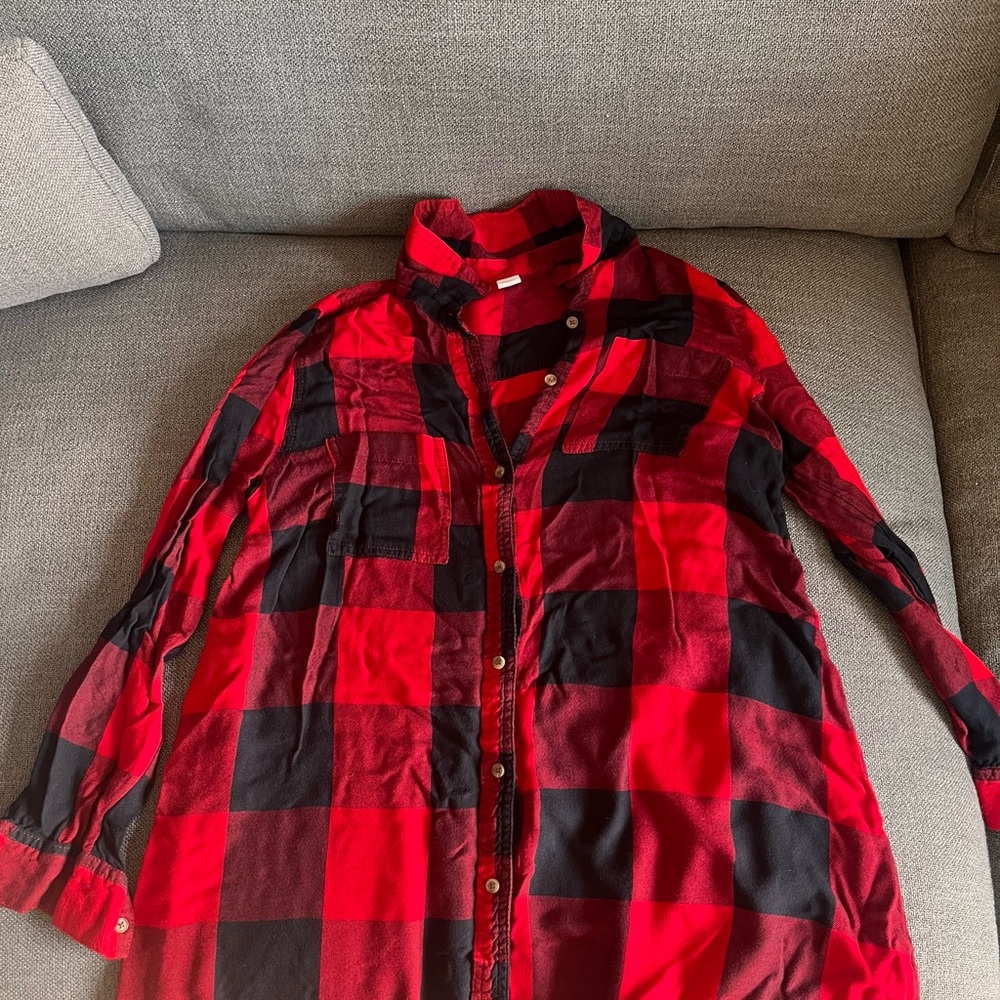 Old Navy Red and Black Checkered Men's Shirt